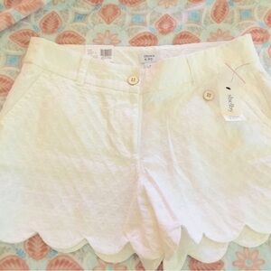 Crown & Ivy NWT size 8 white shorts with 4” inseam & scallop hem